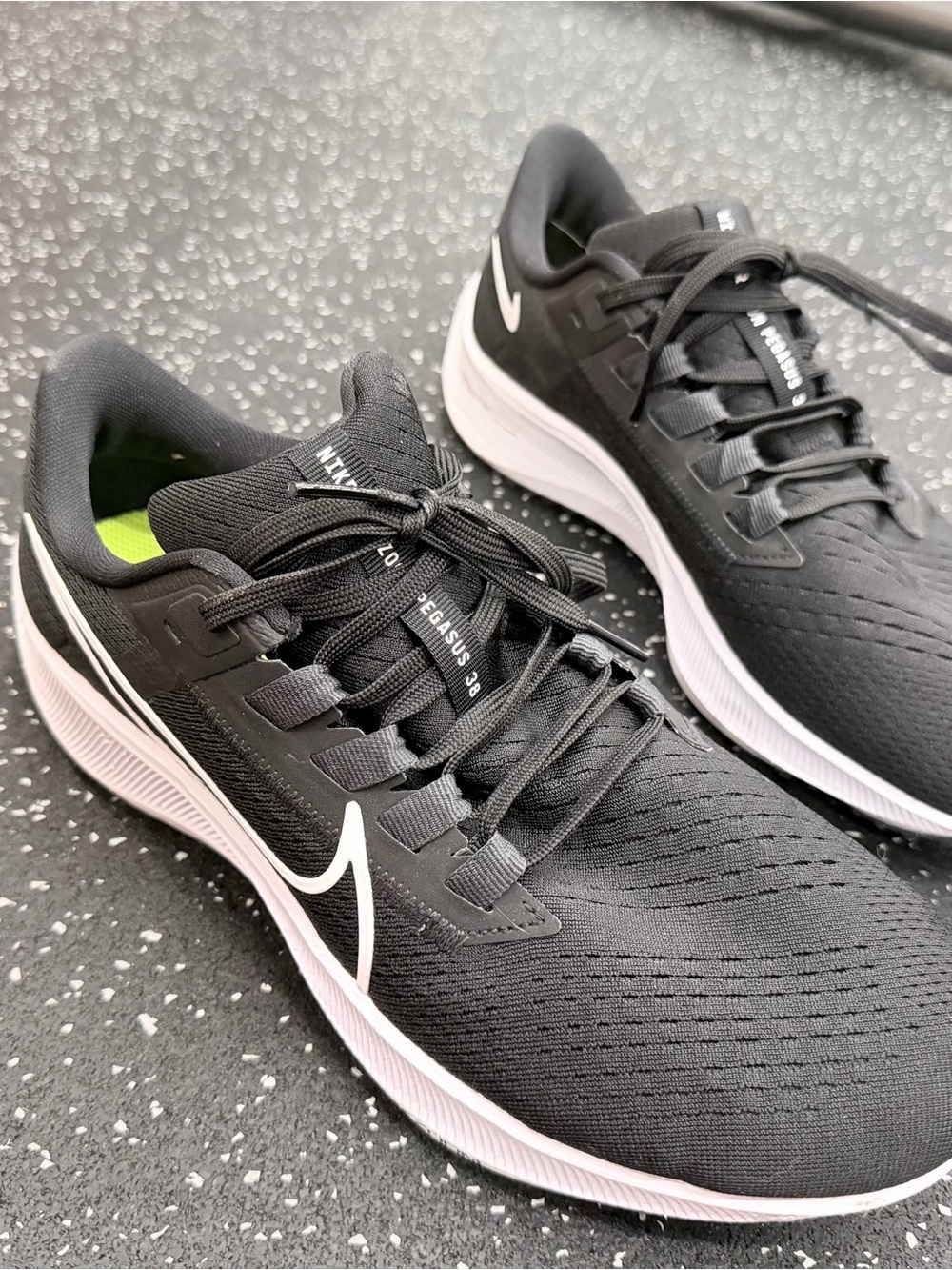 Nike Pegasus 38 Black/White Running Shoes 9.5 Womens